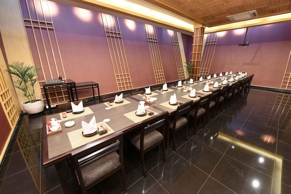Hotel Sakura Park Hotel&residence Cikarang