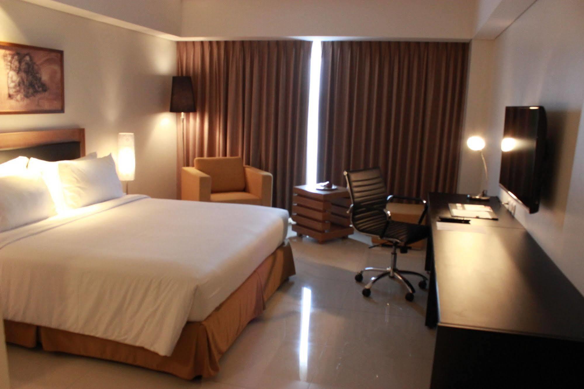 Sakura Park Hotel&residence 4* Cikarang